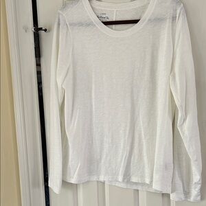 J. Crew girlfriend  White Long Sleeve Tee XL
Non smoking home, worn once